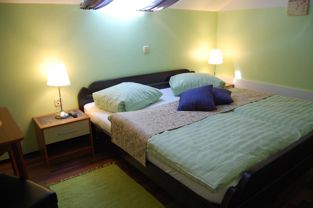 Rooms Hisa Divino Ptuj Exterior foto